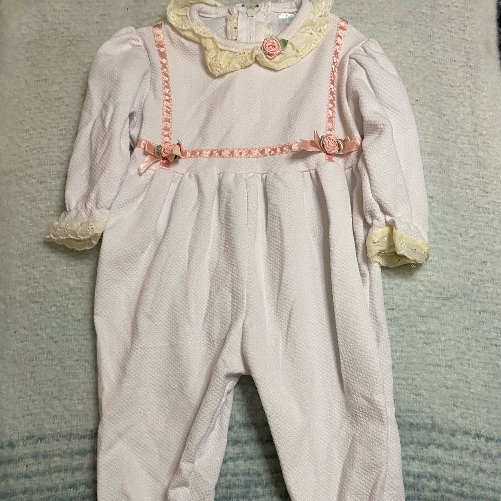 Vintage baby girl onesie 15 to 22 lb pink lace g02